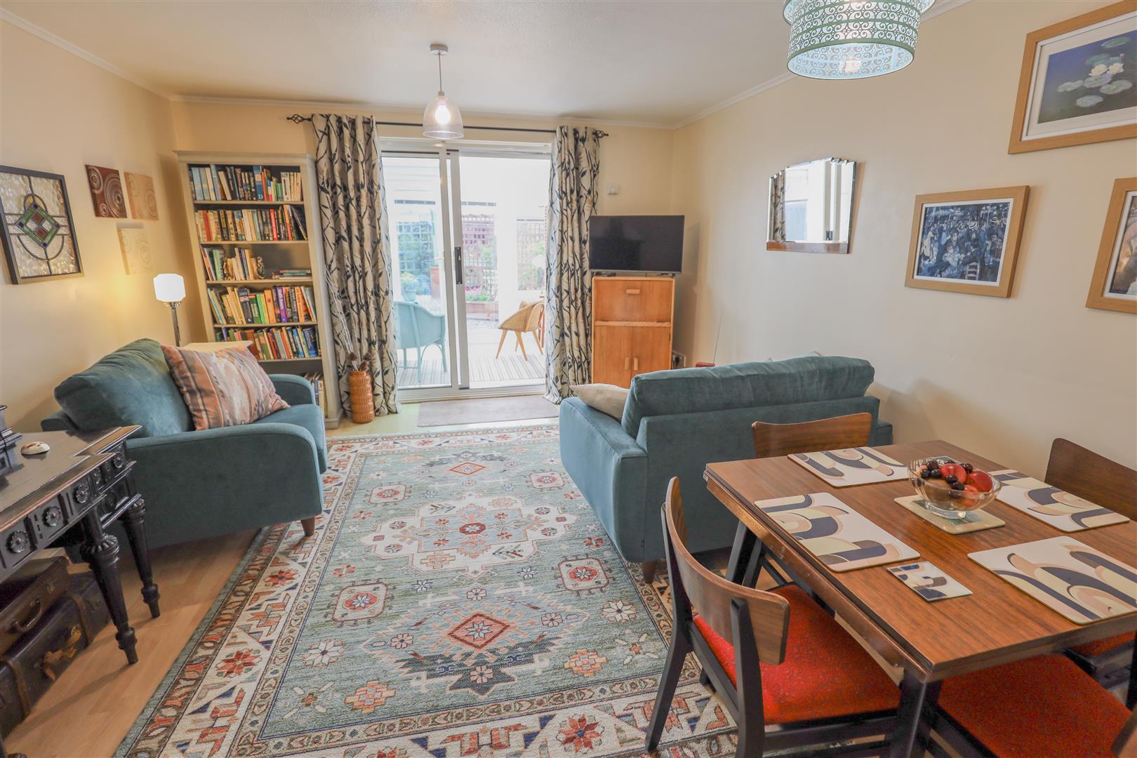 4 St. Siors Meade, Rhoose, Vale Of Glamorgan, CF62 3HY